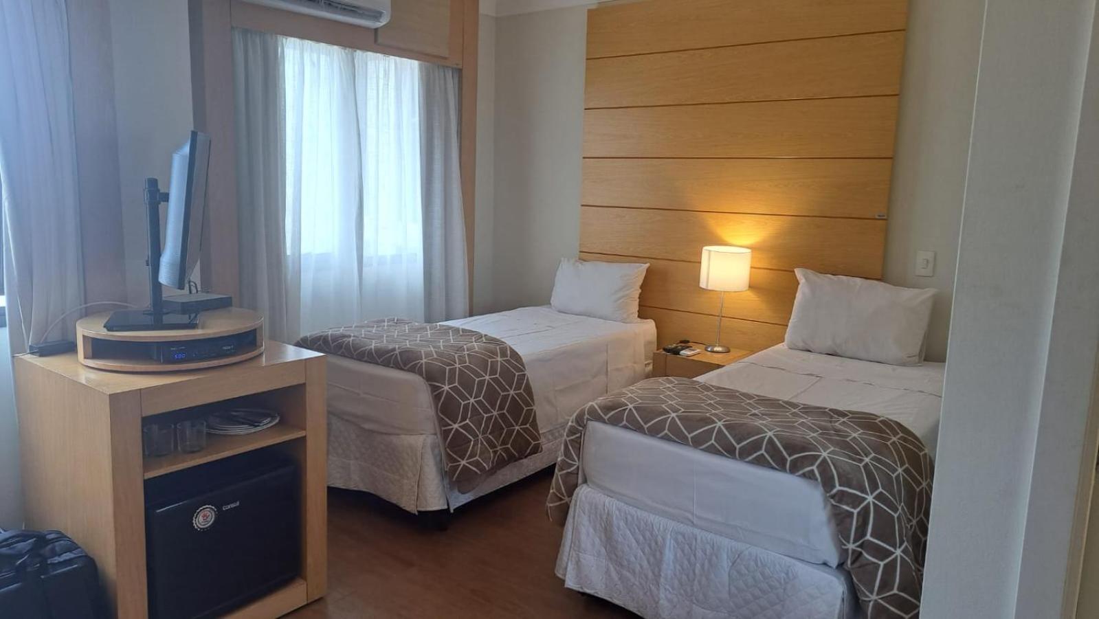Maravilhoso Flat Em Frente Ao Aeroporto De Congonhas H1908 *